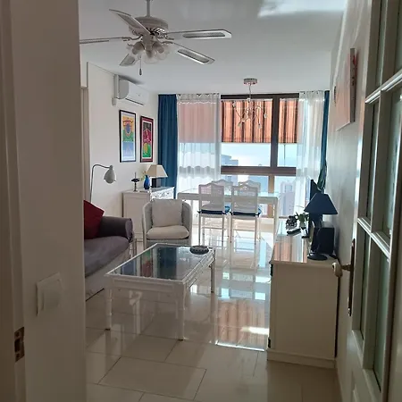 Gemelos 2 * بينايدورم